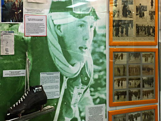 Ein zukünftiger König auf Kufen: Prins Willem Alexander bei der Elfstedentocht, Ausstellung Eislaufmuseum Hindelopen