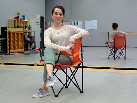 Balletttänzerin Fem Rosa Has im Trainigssaal des Mecklenburgischen Staatstheaters Schwerin